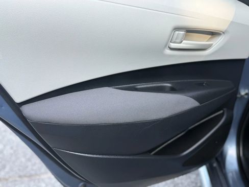 Used 2022 Toyota Corolla LE image 13