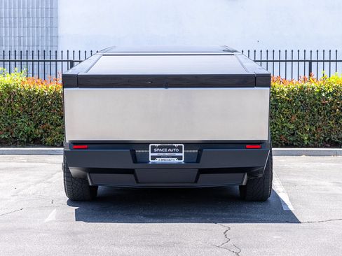 Used 2024 Tesla Cybertruck AWD Crew Cab image 14
