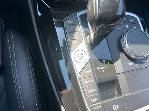 Used 2024 BMW X4 xDrive30i image 25