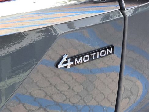 Certified 2025 Volkswagen Atlas SEL image 8