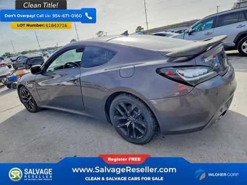 Used 2013 Hyundai Genesis 3.8 RWD image 3