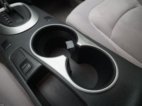 Used 2012 Nissan Rogue SV image 16