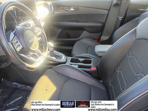 Used 2024 Kia Forte GT-Line w/ GT-Line Premium Package image 10