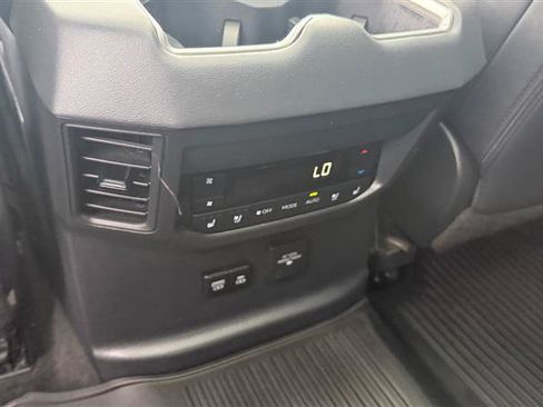Used 2024 Toyota Sequoia Platinum AWD/4WD image 21