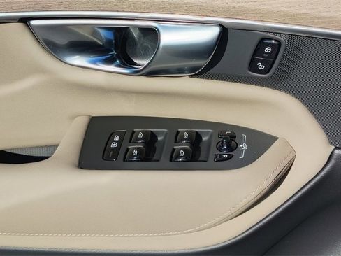 New 2026 Volvo XC90 B6 Plus image 10