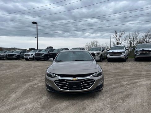 Used 2022 Chevrolet Malibu LT FWD image 3