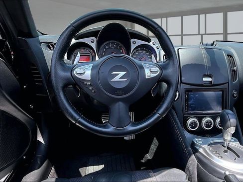 Used 2014 Nissan 370Z Touring RWD image 5