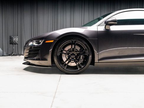 Used 2011 Audi R8 V8 image 24