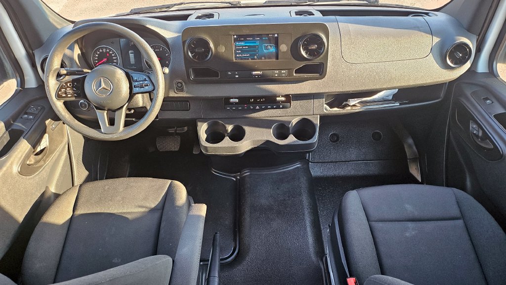 Used 2024 Mercedes-Benz Sprinter 2500 image 5