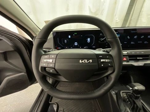 Used 2025 Kia K4 EX FWD image 11