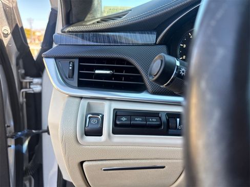 Used 2013 Cadillac XTS Platinum image 21