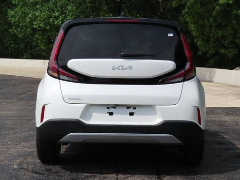 Certified 2025 Kia Soul LX w/ LX Technology Package FWD image 6