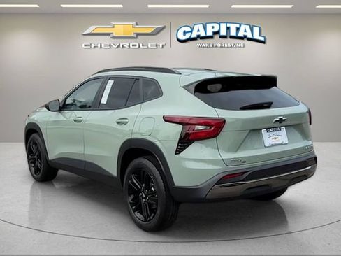 Used 2026 Chevrolet Trax ACTIV w/ Sunroof Package FWD image 3