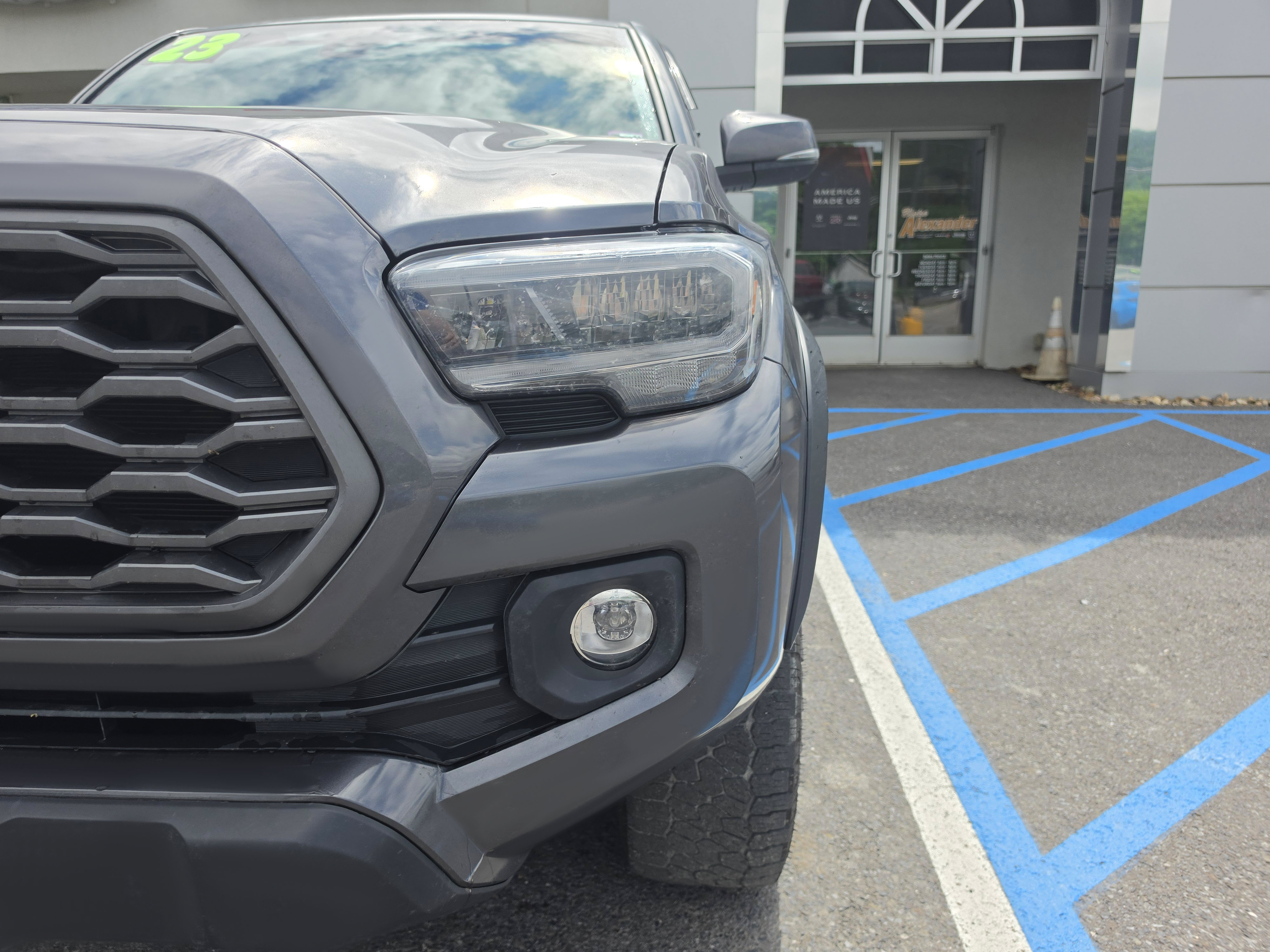 Used 2023 Toyota Tacoma TRD Off-Road AWD/4WD image 9