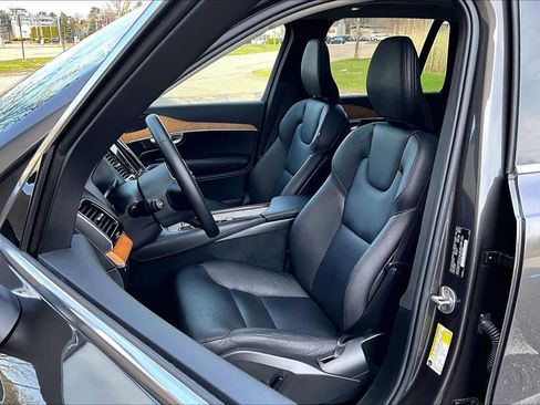Used 2024 Volvo XC90 T8 Plus w/ Protection Package AWD/4WD image 9