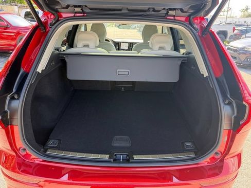 Certified 2024 Volvo XC60 B5 Plus AWD/4WD image 15