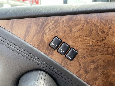 Used 2024 Nissan Armada SL w/ Captain's Chairs Package RWD image 27