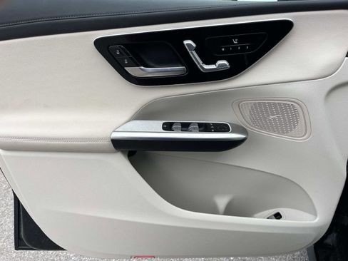 Certified 2024 Mercedes-Benz GLC 300 image 17