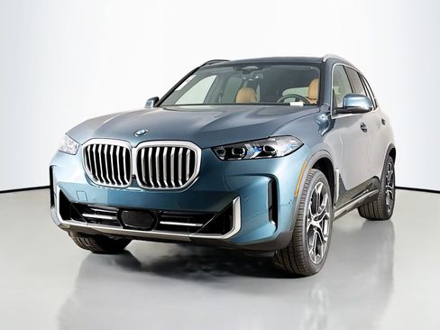 New 2026 BMW X5 xDrive40i w/ Premium Package image 3