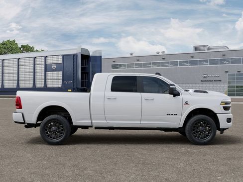 New 2026 RAM 2500 Limited AWD/4WD image 22