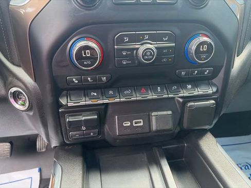 Used 2020 Chevrolet Silverado 1500 High Country w/ LPO, Dark Essentials Package AWD/4WD image 8