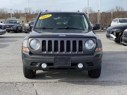 Used 2017 Jeep Patriot Latitude image 2
