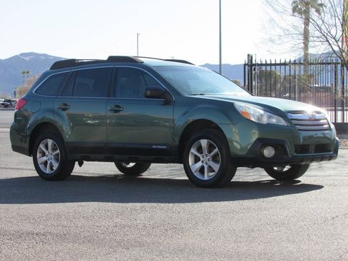 Used 2014 Subaru Outback 2.5i AWD/4WD image 2