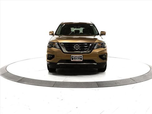 Used 2017 Nissan Pathfinder Platinum w/ Family Entertainment Package image 2