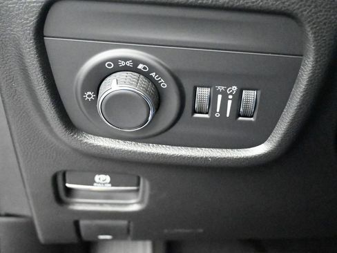 New 2025 Jeep Grand Cherokee Laredo X w/ Luxury Tech Group I image 37