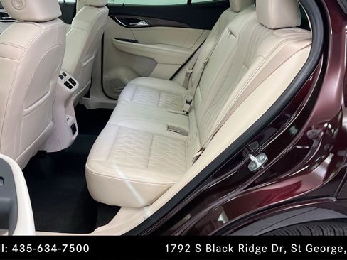 Used 2023 Buick Envision Avenir image 21