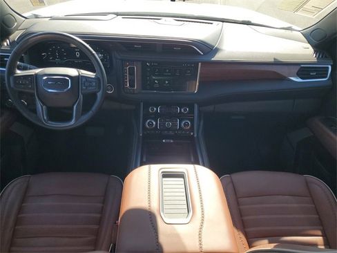 Used 2023 GMC Yukon XL Denali Ultimate image 28