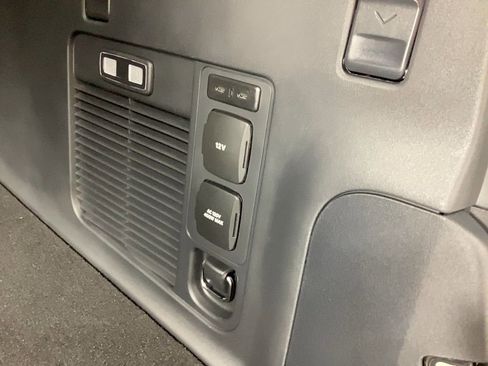 New 2025 Ford Expedition Max Platinum w/ Driver's Package image 14