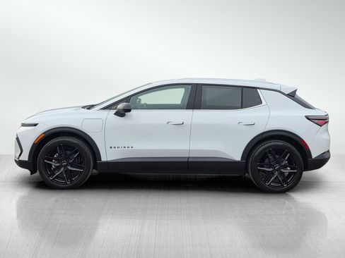 New 2026 Chevrolet Equinox EV LT image 4