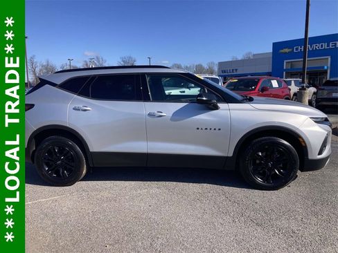 Used 2021 Chevrolet Blazer LT image 2