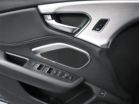 Used 2021 Acura RDX SH-AWD image 6