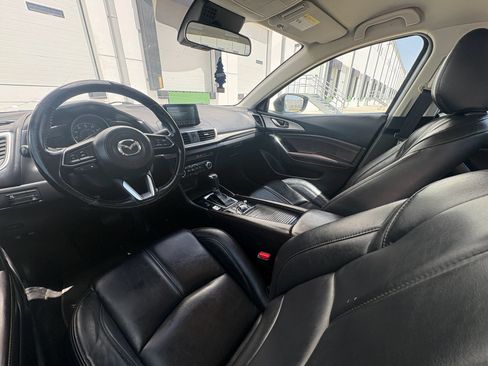 Used 2018 MAZDA MAZDA3 Touring FWD image 8