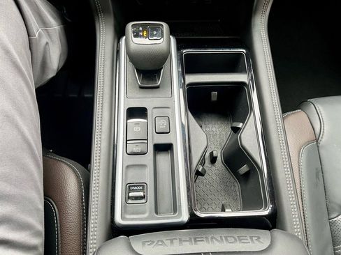 Used 2024 Nissan Pathfinder Platinum w/ Cargo Package image 29