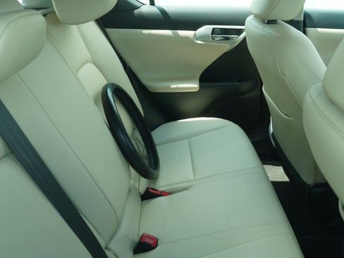 Used 2012 Lexus CT 200h Premium FWD image 12