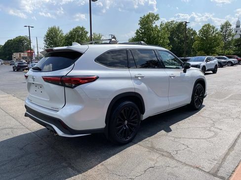Used 2023 Toyota Highlander XSE AWD/4WD image 8