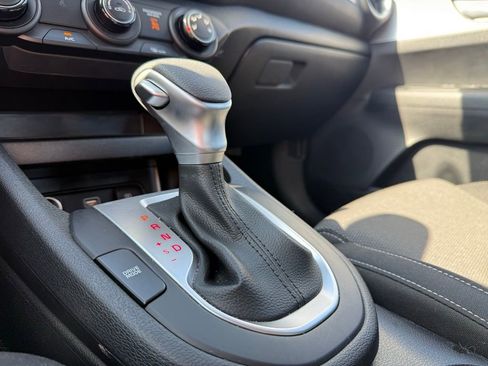 Used 2024 Kia Forte LXS w/ LXS Technology Package image 19