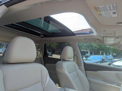 Used 2016 Nissan Murano Platinum w/ Platinum Technology Package AWD/4WD image 39