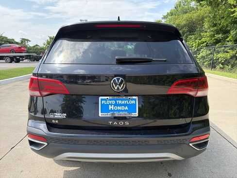 Used 2024 Volkswagen Taos SE FWD image 4