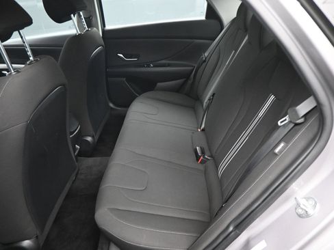 Used 2024 Hyundai Elantra SEL FWD image 8