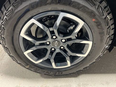 New 2026 Chevrolet Equinox ACTIV w/ Convenience Package III image 43