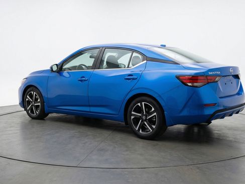 Used 2025 Nissan Sentra SV image 6