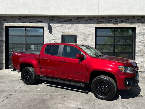 Used 2022 Chevrolet Colorado LT w/ Trail Boss Package AWD/4WD image 1