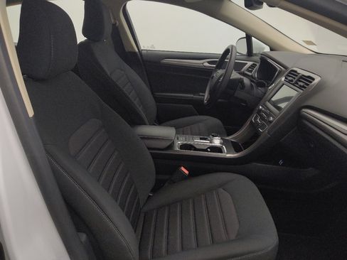 Used 2020 Ford Fusion SE FWD image 21