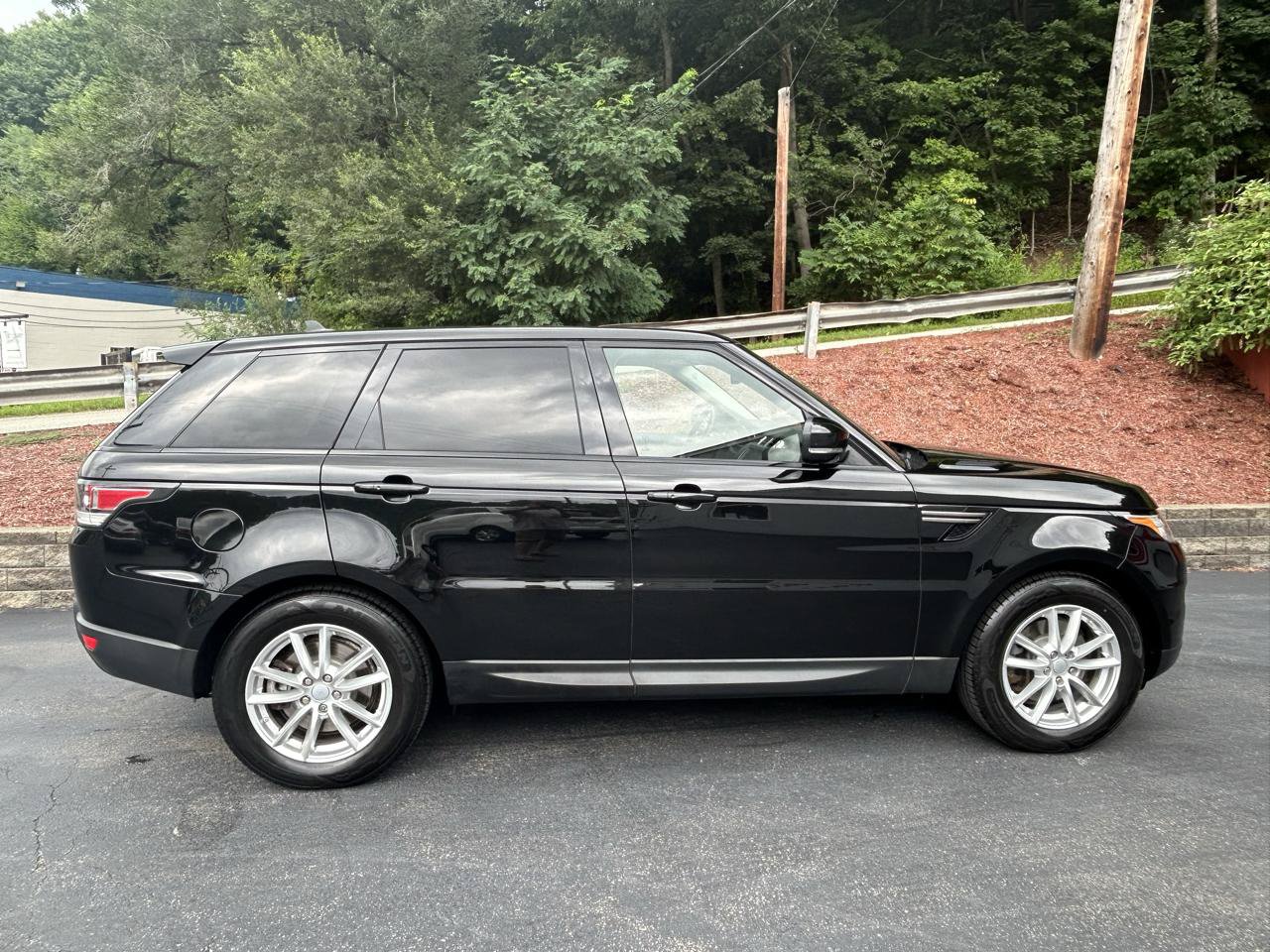 Used 2016 Land Rover Range Rover Sport SE AWD/4WD image 6