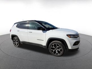 Used 2025 Jeep Compass Limited video 2