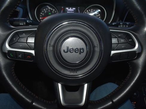 Used 2019 Jeep Compass Latitude image 18
